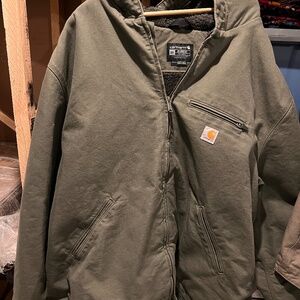 Men’s Carhartt hooded lined jacket